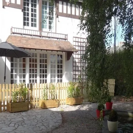 Romantic Stay, * Изиньи-сюр-Мер