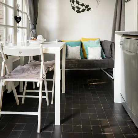 Romantic Stay,