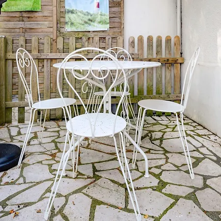 Romantic Stay, 滨海伊西尼